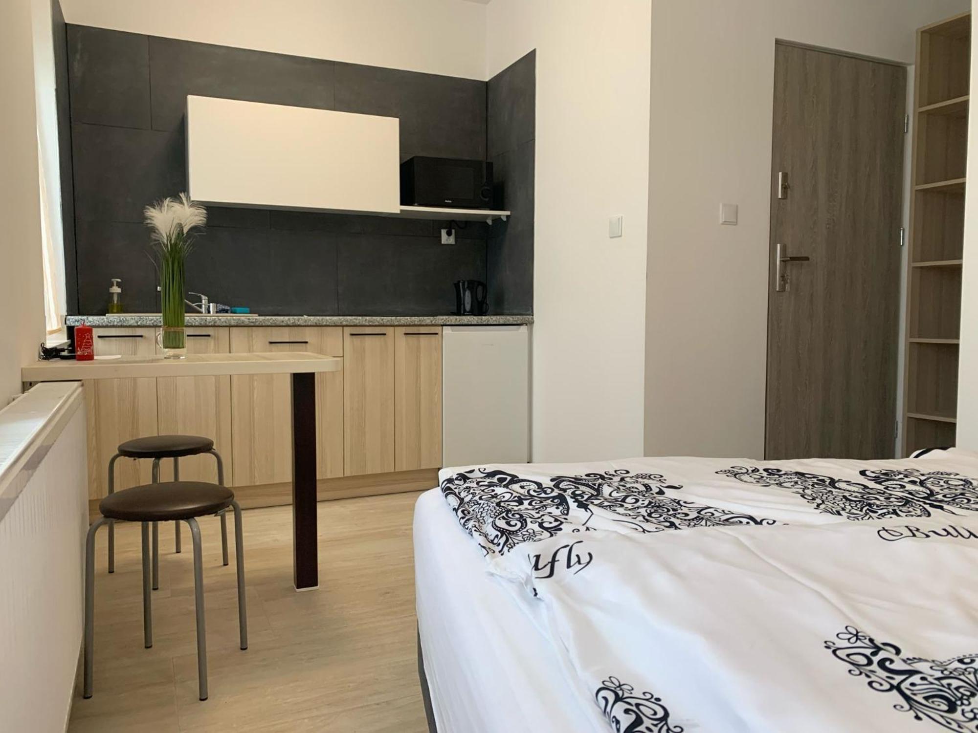 Apartamenty Sw.Rocha Білосток Екстер'єр фото